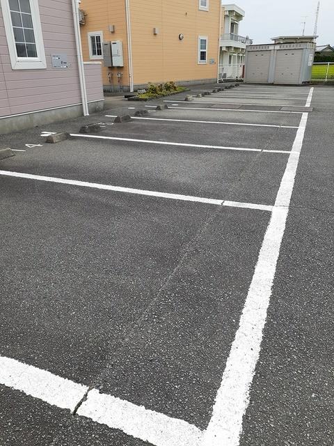 ソレイユ・ルヴァンＢ（102） 駐車場