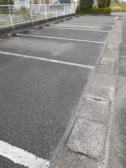 ソレイユ・ルヴァンＡ（105） 駐車場