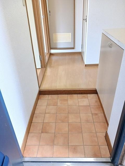 グランディール矢三Ａ（102） 玄関