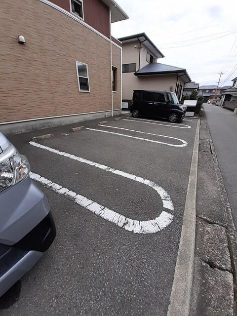 グリーンシトラス（203） 駐車場