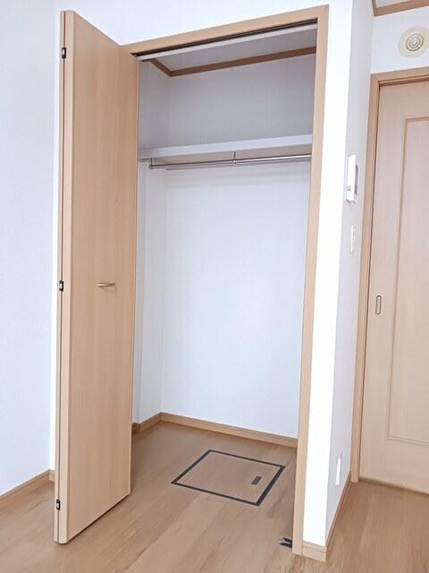 ウェル　メゾン（102） 収納