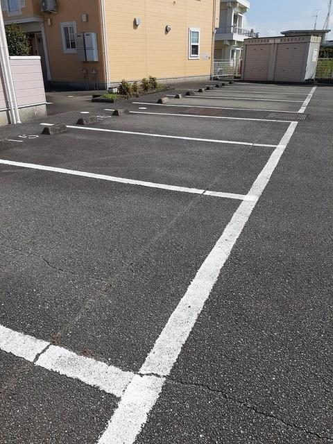 ソレイユ・ルヴァンＡ（205） 駐車場