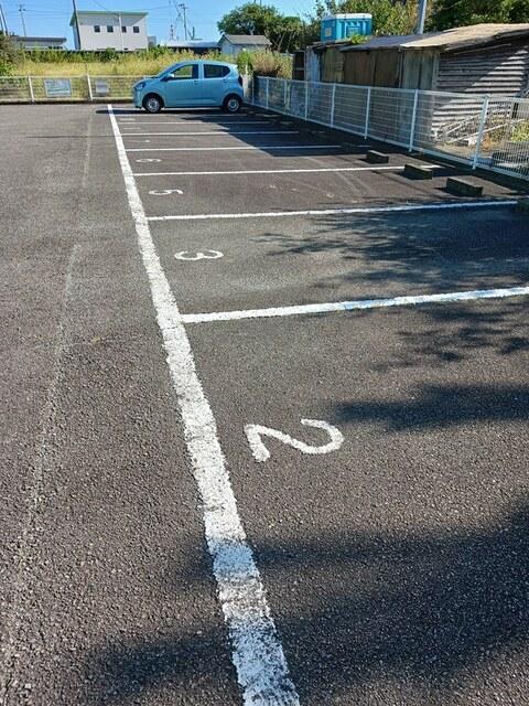 コーポリンクス２（102） 駐車場