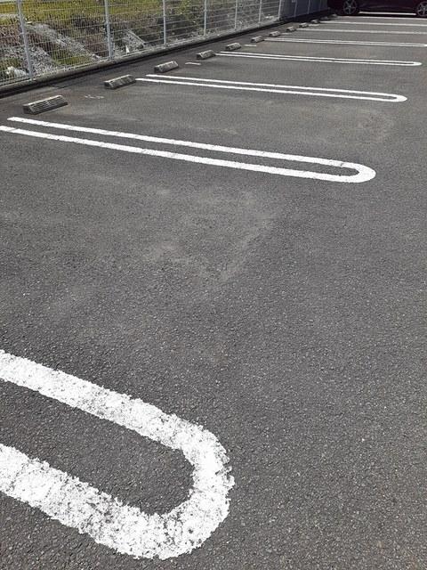 グレースガーデン　Ａ（102） 駐車場