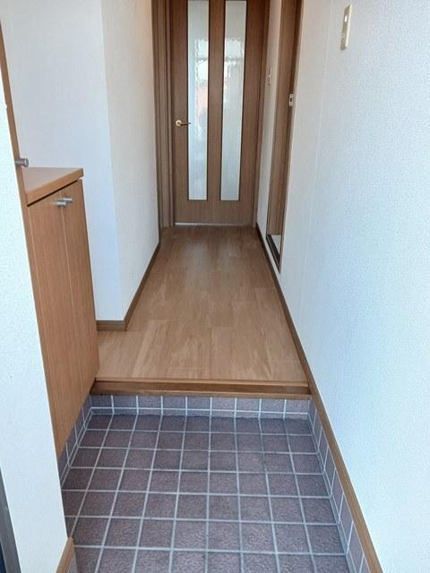 クィーンパレスＴＡＤＡ．Ｃ棟（101） 玄関