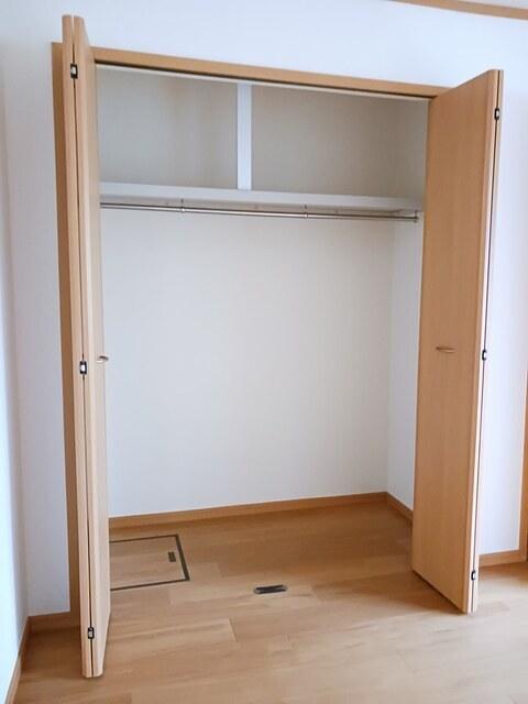 レジデンス・ノンノサン（106） 収納