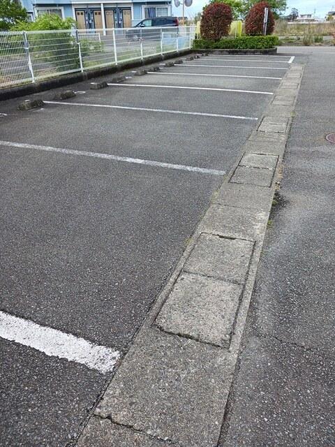 ソレイユ・ルヴァンＡ（101） 駐車場