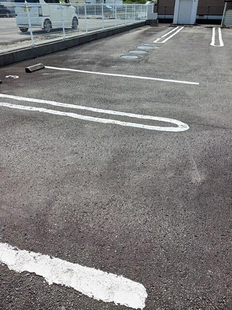 リブ・グリーン（101） 駐車場