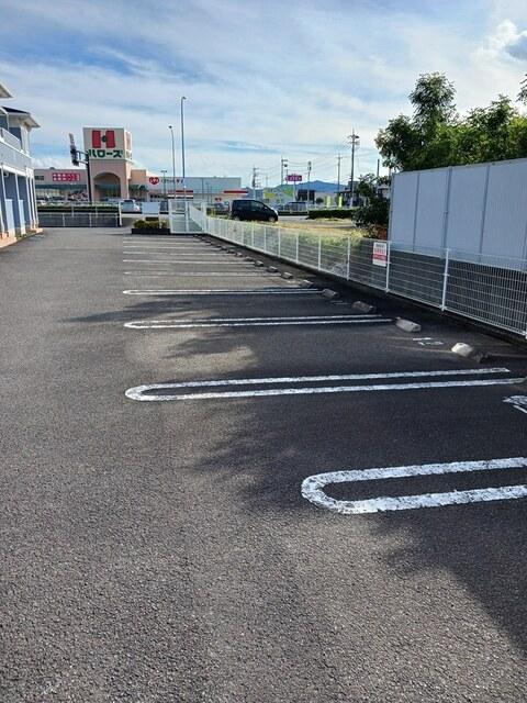 グレースガーデン　Ｂ（101） 駐車場