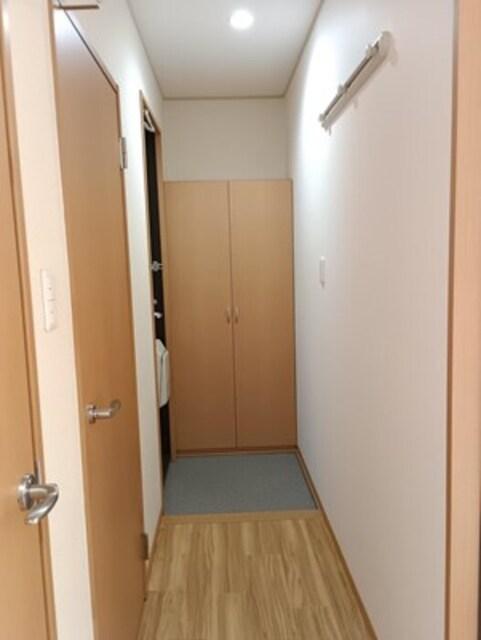 プラザ･ルミエール弐番館　C棟（C102） 玄関
