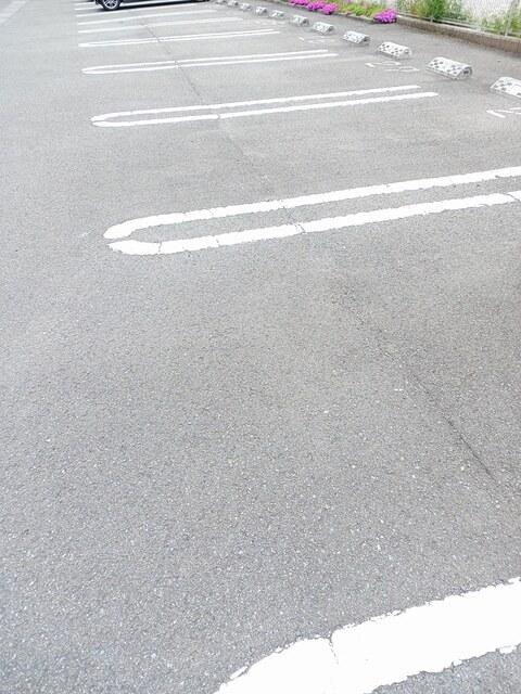クラールプレディエＥ（101） 駐車場