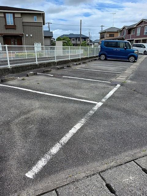 フォンテーヌＡ（203） 駐車場