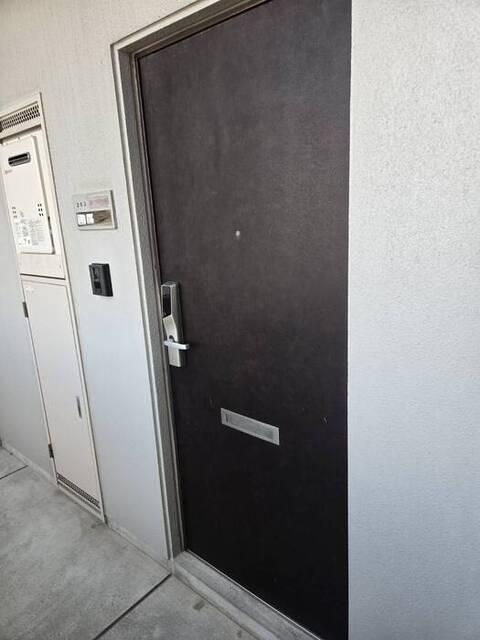 その木ハイツ（203） 玄関