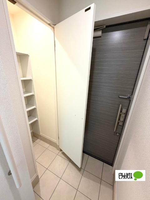 ＢＥＲＥＯ．ＫＡＷＡＮＯ（105） 玄関