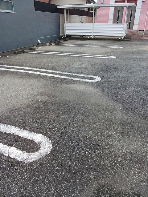 スィートメモリー（102） 駐車場