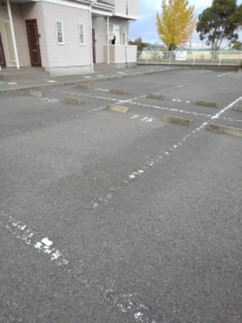 サンシェ−ルＢ（103） 駐車場