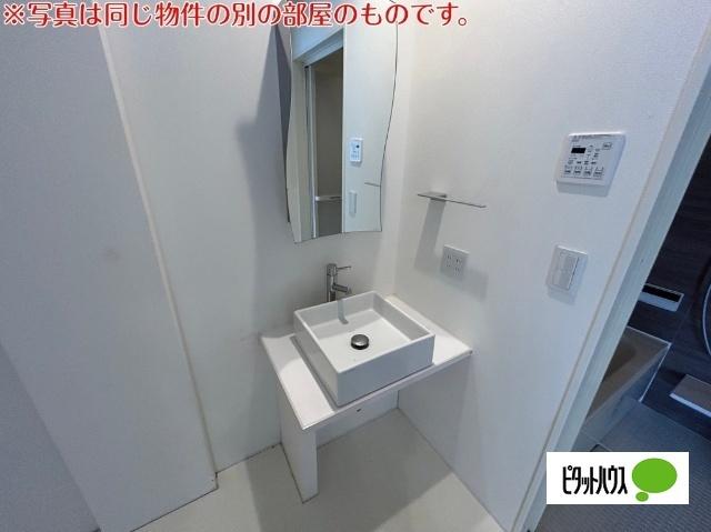 ピース・ドエル　Ｂ棟（105） 洗面