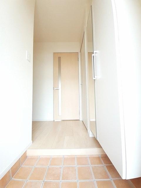 ルシール　鴨島Ａ（102） 玄関