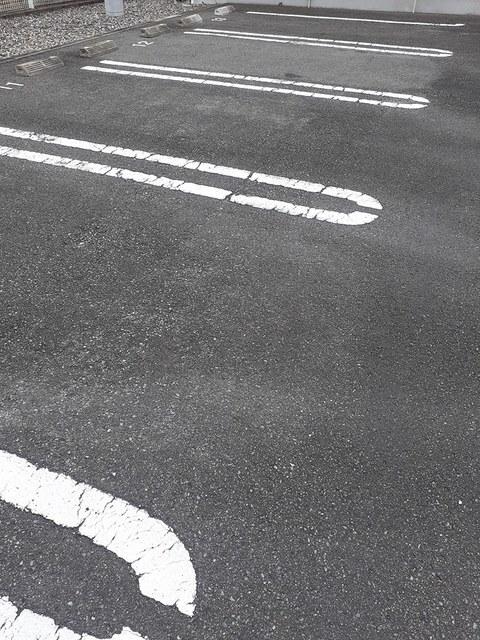 クラール名東　Ａ（105） 駐車場