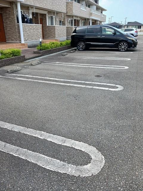 プリマベーラ　Ｂ（103） 駐車場