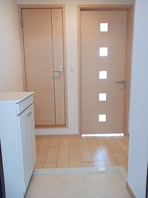 ウェザリア（405） 玄関