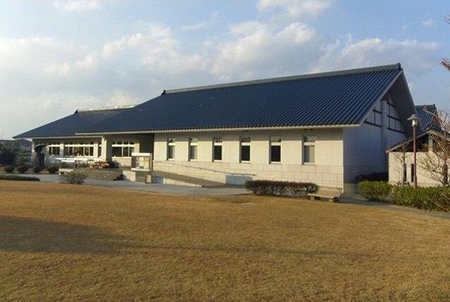 那賀川図書館：800m