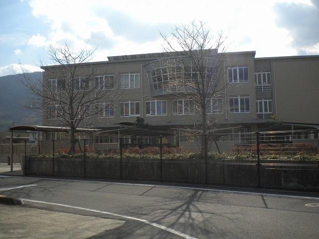 川島中学校：2600m