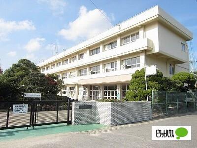北島町立北島南小学校：1056m