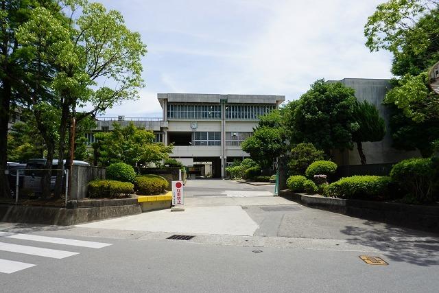 八万南小学校：1100m