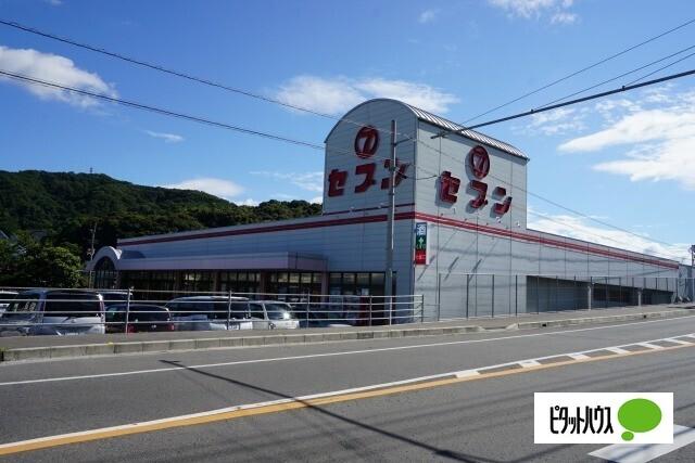 セブン八万店：849m