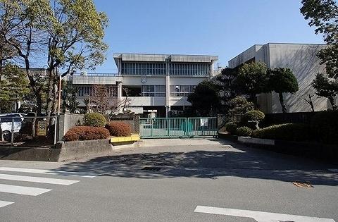 八万南小学校：1200m