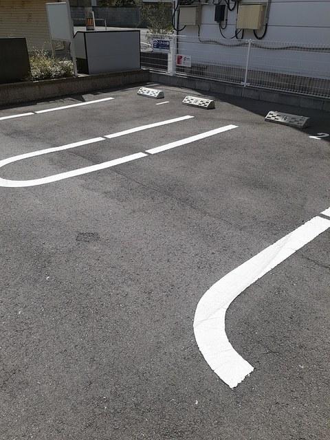 コロレ　西新町（102） 駐車場