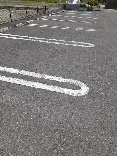 モーント　シャイン　Ｃ（101） 駐車場