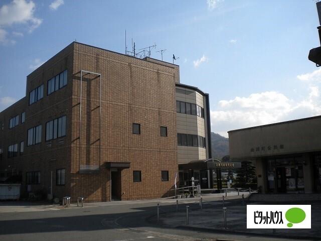 吉野川市役所山川支所：1067m