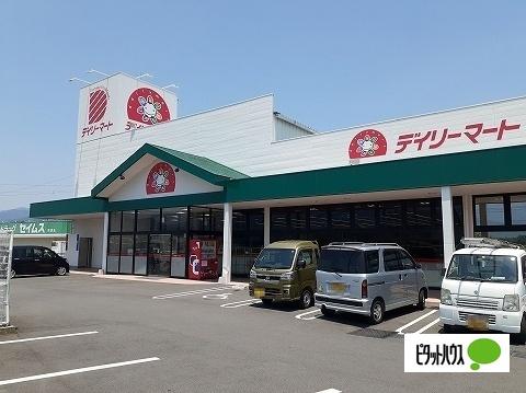 デイリーマートウインズ店：2716m