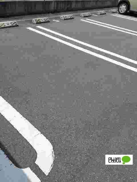 グランデ　成長　Ｂ（202） 駐車場