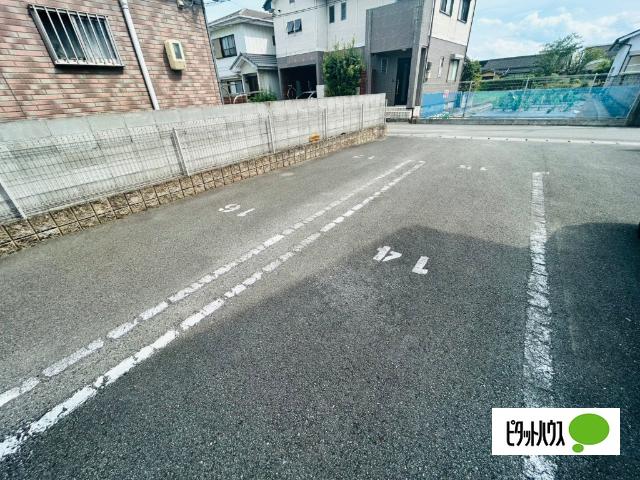 ヴィラセゾン６（103） 駐車場