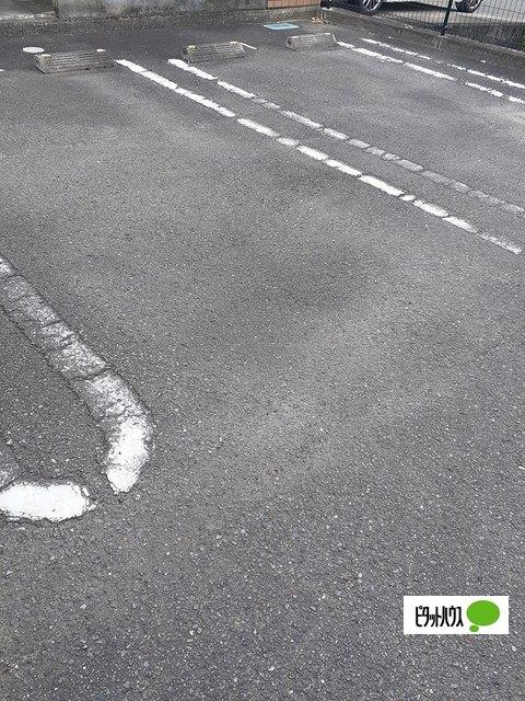 カリーノ・デフィー（102） 駐車場