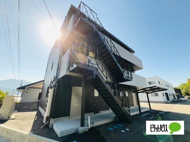 ピース・アシュリー B（303） 駐車場