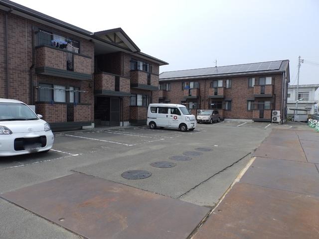 ルピナ　B棟（B105） 駐車場