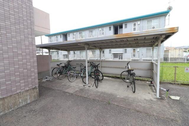 ルミナスコート（104） 駐車場