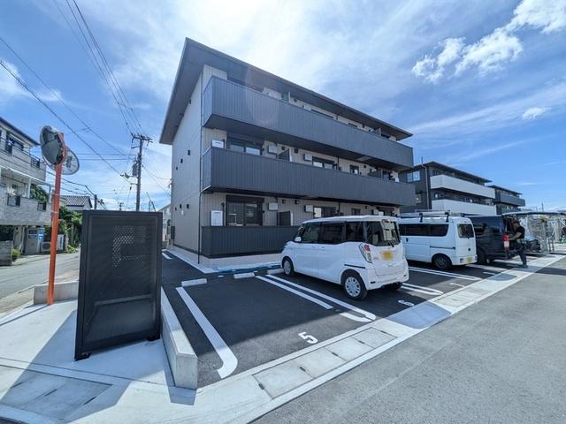 フィオーレガーデン北田宮　C（103） 駐車場