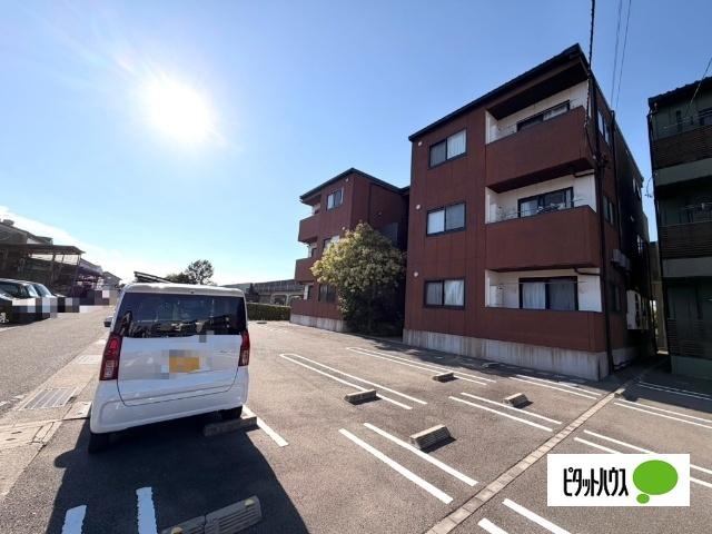 ピース・コウセイ北佐古Ｂ棟（101） 駐車場