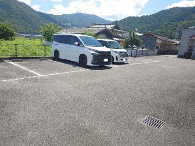 セジュール高瀬（201） 駐車場