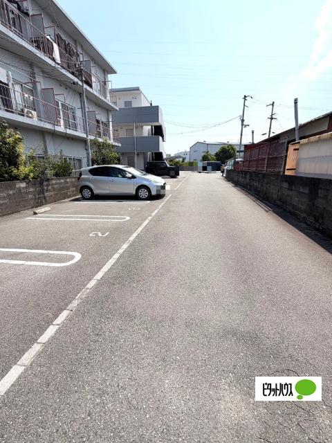 ピース・スクエア八万Ⅱ　Ｂ（102） 駐車場
