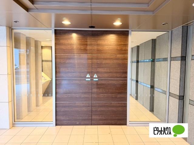 ロイヤルガーデン徳島駅西 エントランス