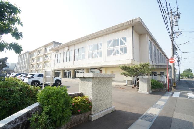 福井市立光陽中学校：882m