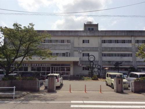 明新小学校：800m