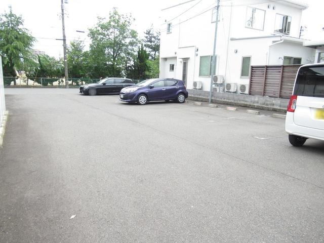 エルミタージュ（101） 駐車場