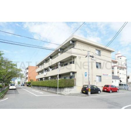 鉄筋コンクリート造3階建て